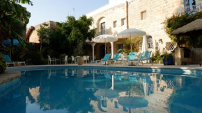 Village Knights Accommodation
